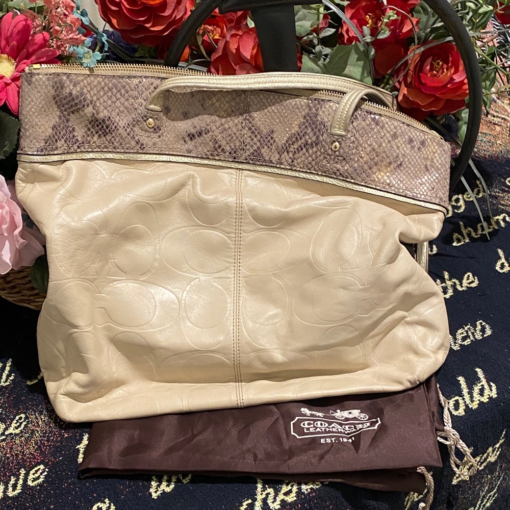 Coach Cream and Tan Shoulder Bag